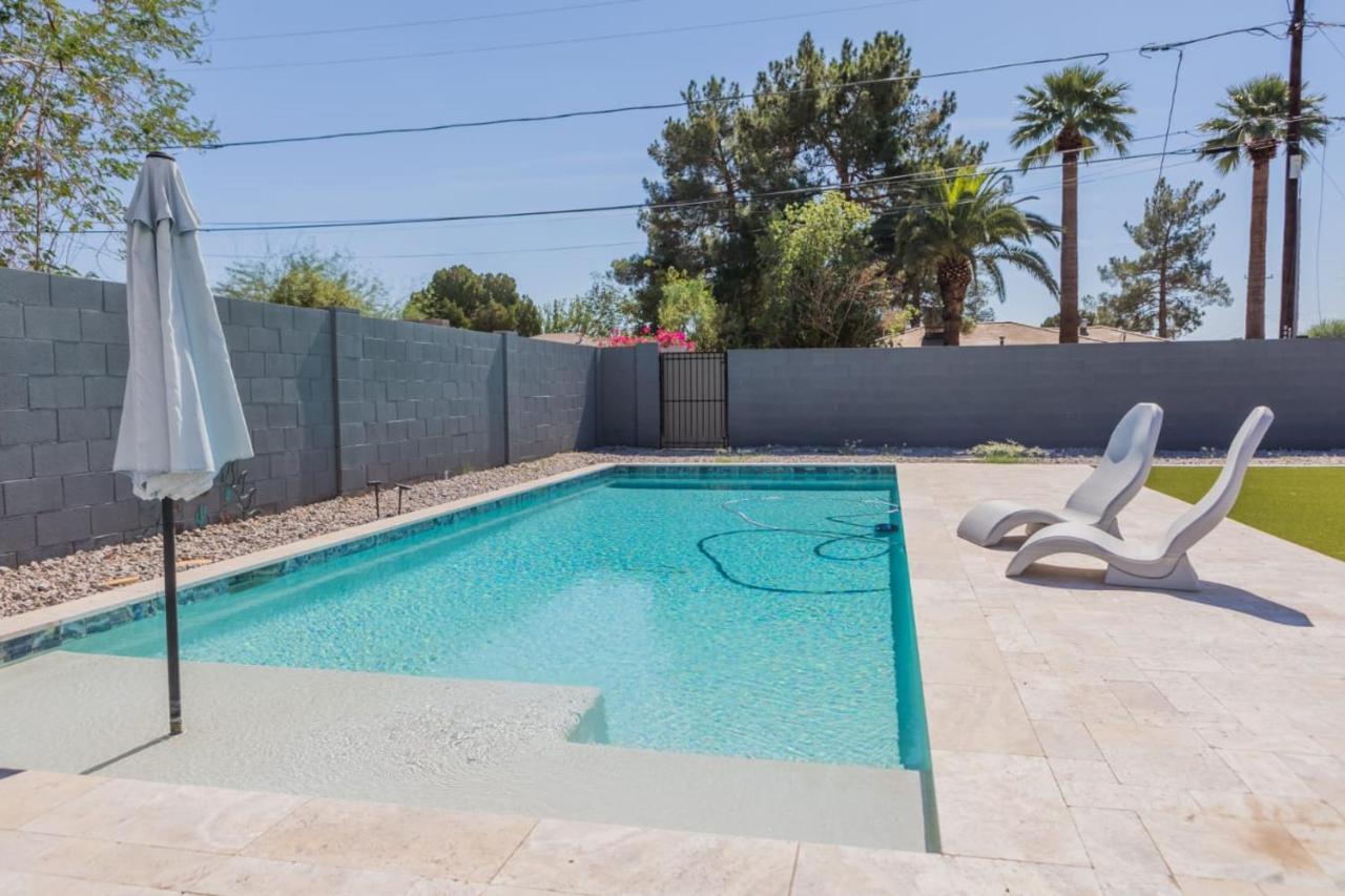 フェニックス Modern Arcadia Lite Oasis Pool Heater Bbqヴィラ エクステリア 写真